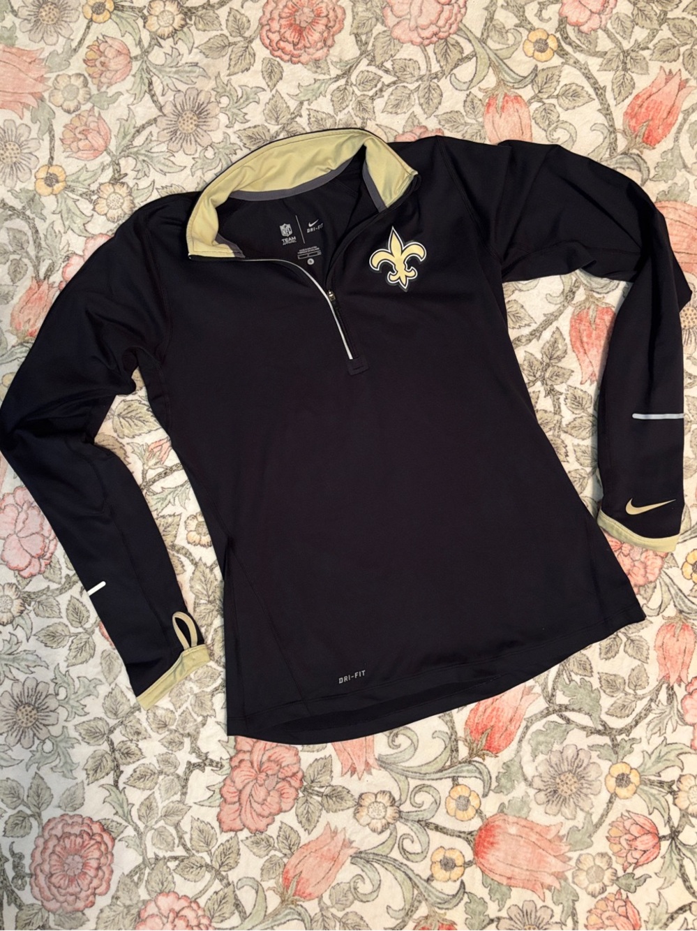 Nike Women’s Black & Gold Saints Quarter-Zip Pullover